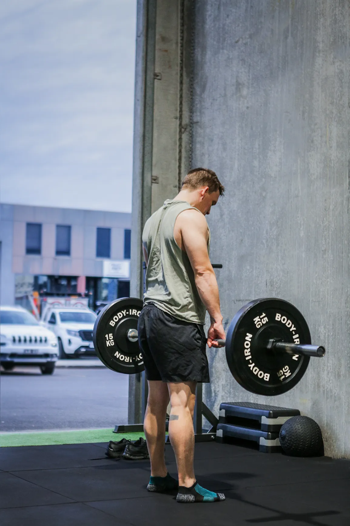 120kg Olympic Barbell & Bumper Plate Set