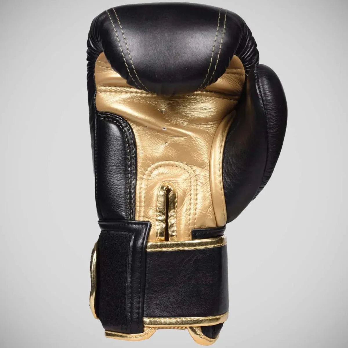 8 Weapons Premium Boxing Gloves Black/Gold