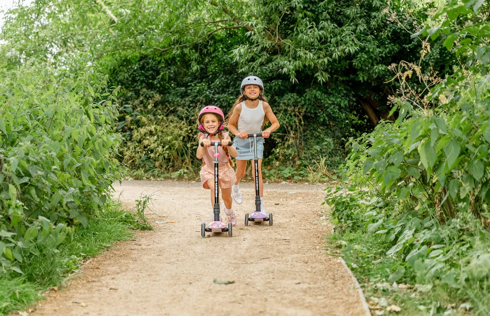 BOLD CUBE Big 3 Wheel Scooters - Assortierte Farben